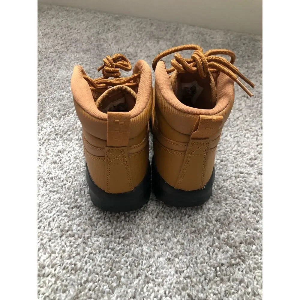 Nike Manoa LTR Wheat Youth Size 13